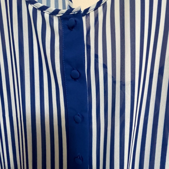 Blue and white dressy tank - Picture 2 of 5